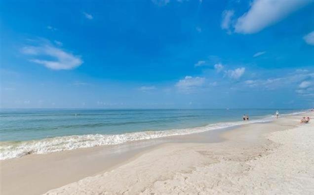 Island Winds West 477 By Albvr - Beachfront, Updated & Beautiful! Just Steps To The Beach & Hangout! Gulf Shores Bagian luar foto