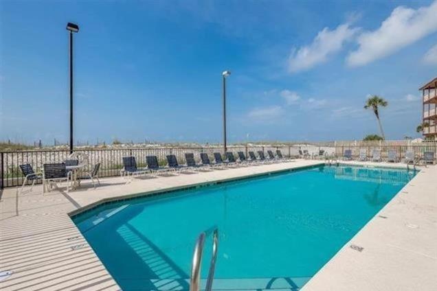 Island Winds West 477 By Albvr - Beachfront, Updated & Beautiful! Just Steps To The Beach & Hangout! Gulf Shores Bagian luar foto